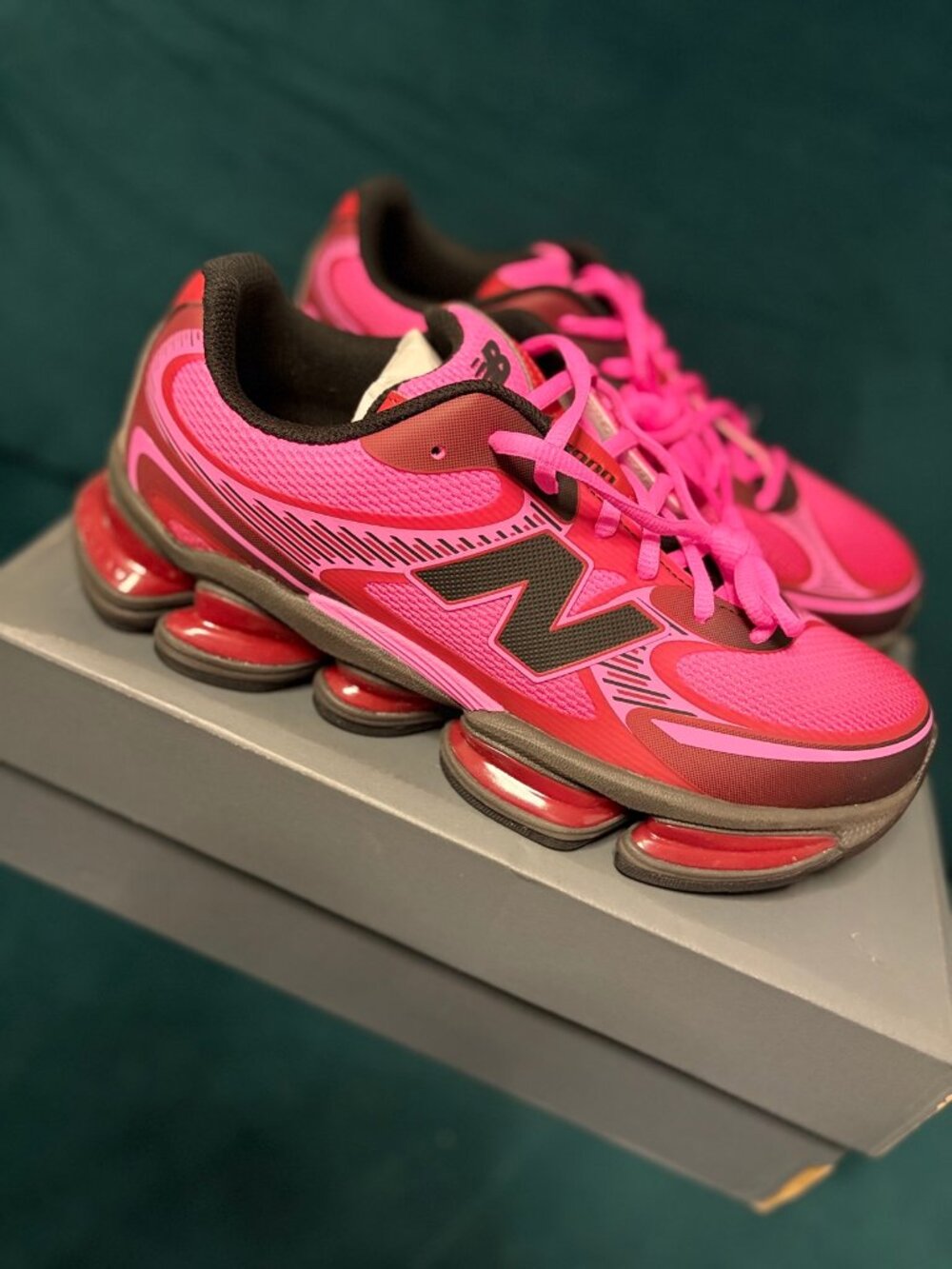 New Balance ABZORB 2000 Pink Heat Red Men's 9 / Women's 10.5 Brand New in Box